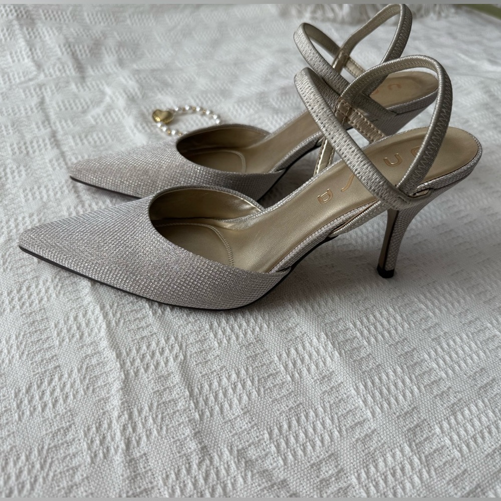 Elegant Women's Heels - Picture 3 of 10